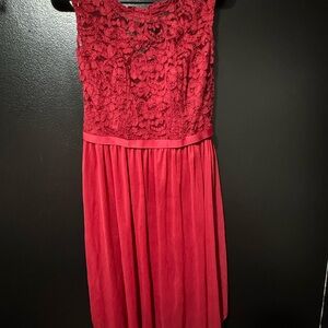 Elegant maroon Lace Dress size 6